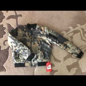 Women’s The North Face Warm Camo Bomber NWT Small